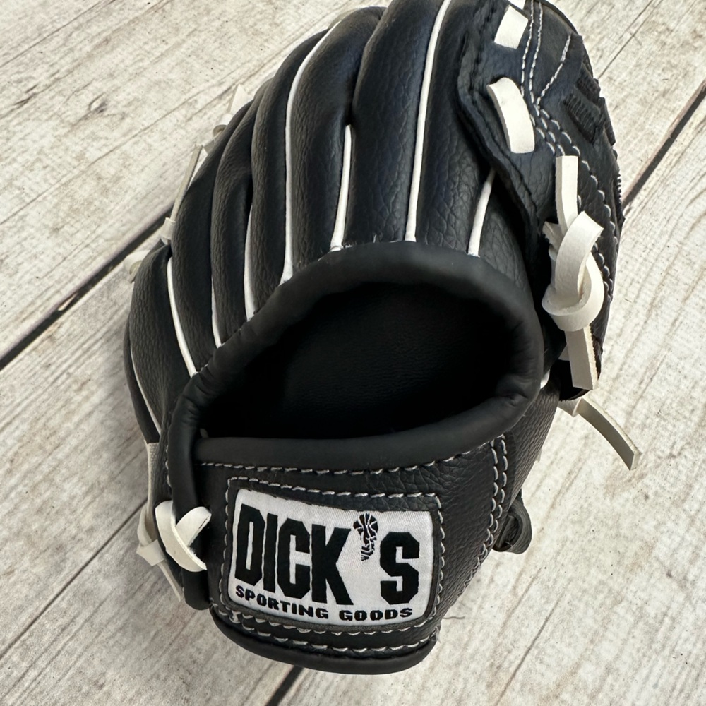 ⚾️Brand New Left Hand TBall Glove Dick’s Sporting Goods Brand⚾️